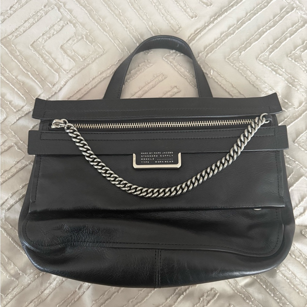 Marc By Marc Jacobs Black Leather Shoulder Bag with Silver Chain